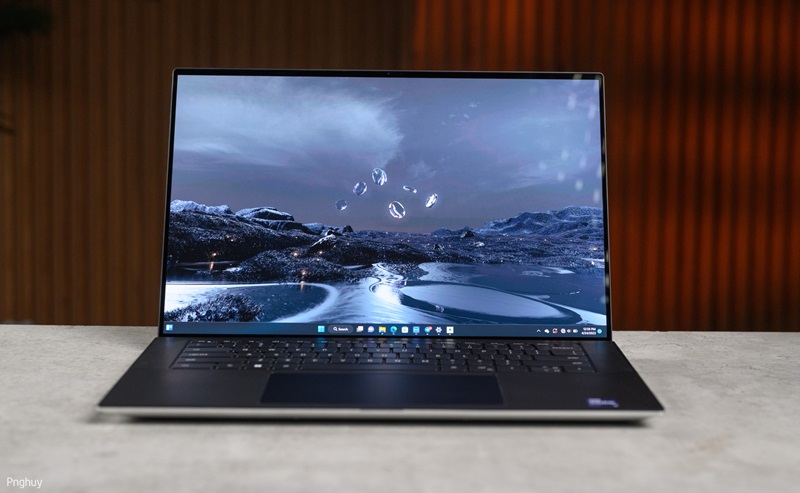 Cấu hình: Core i7, RAM 16GB, SSD 512GB, màn hình 15.6 inch FHD+ Dell XPS 15 9530 kết hợp hiệu năng mạnh và thiết kế di động sang trọng