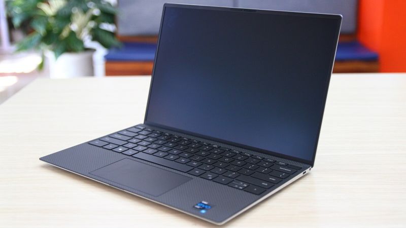 Dell XPS 9310 được thiết kế mỏng nhẹ dễ sử dụng Dell XPS 9310 là một chiếc laptop 13 inch mỏng nhẹ được dùng phổ biến