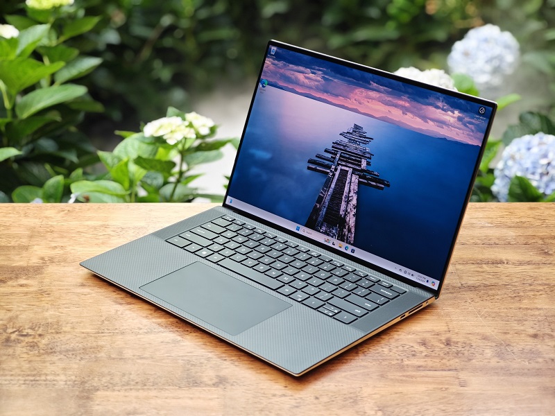 Dell XPS 15 9520 là laptop Multimedia cao cấp với thiết kế sang trọng và hiệu năng ấn tượng