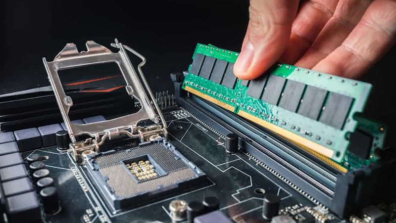 RAM 4GB hoặc 8GB là đủ cho máy tính văn phòng, 16GB giúp đa nhiệm mượt mà hơn