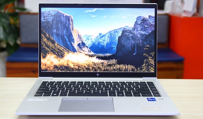 Máy lý tưởng cho giáo viên với khả năng di động và làm việc hiệu quả