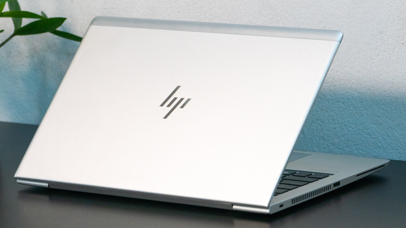 HP EliteBook 840 G6 được thiết kế mỏng nhẹ HP EliteBook 840 G6 có thiết kế mỏng nhẹ
