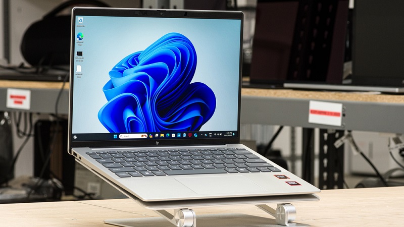 HP Pavilion được trang bị màn hình sắc nét, mang đến trải nghiệm xem phim và chơi game tuyệt vời Laptop HP Pavilion nổi bật với thiết kế bắt mắt và tính năng đa dạng, phù hợp cho nhu cầu giải trí và học tập