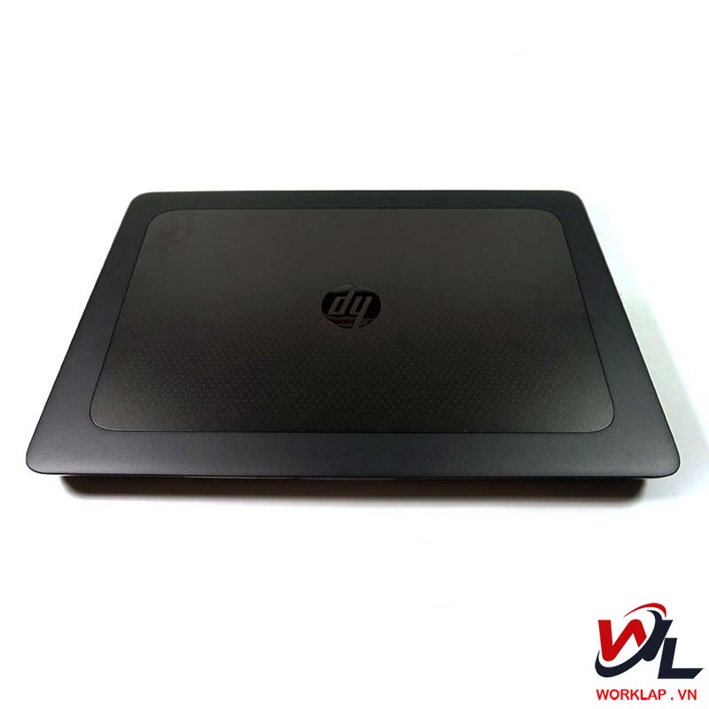 Máy tính có thiết kế to, dày và chắc chắn