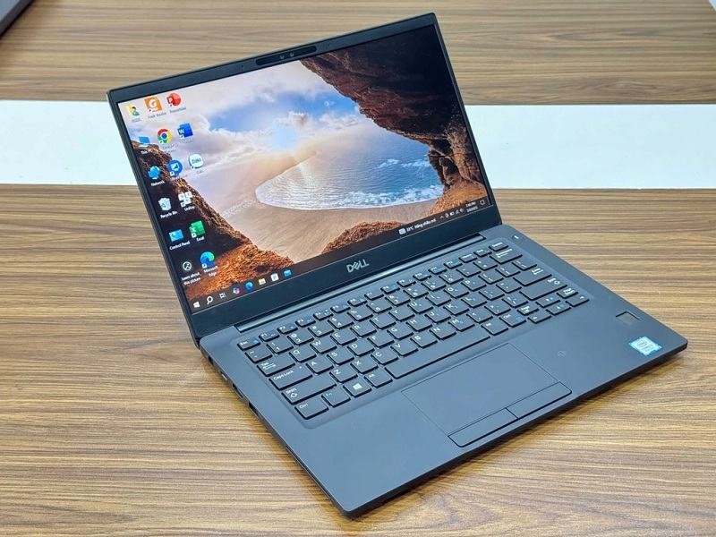 Dell Latitude 7390 rất thích hợp với người dùng văn phòng