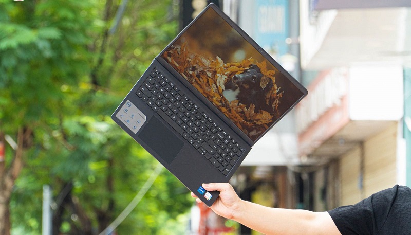 Với thiết kế mỏng nhẹ, laptop cũ là lựa chọn hoàn hảo cho những ai thường xuyên di chuyển. Laptop cũ mỏng nhẹ, dễ dàng mang theo bên mình mọi lúc mọi nơi.