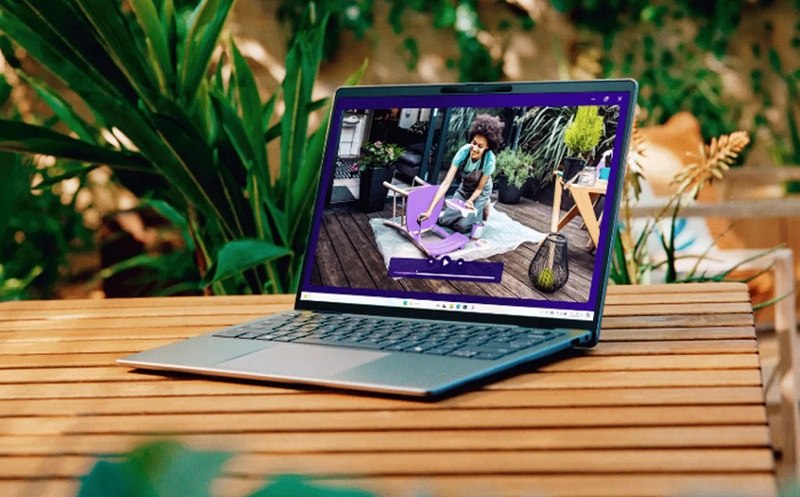 Các bạn sinh viên ưu tiên các mẫu máy mỏng nhẹ Các bạn sinh viên ưu tiên các mẫu máy gọn gàng
