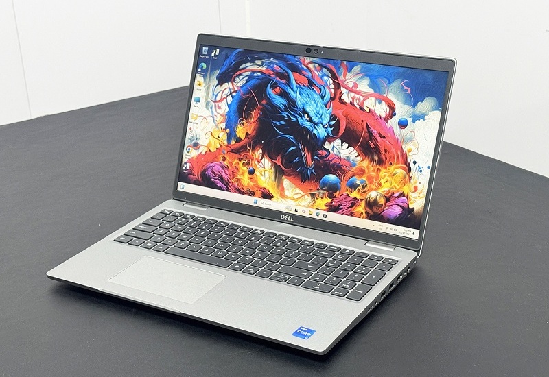 Dell Latitude 5430 thiết kế đẹp, màn hình sắc nét