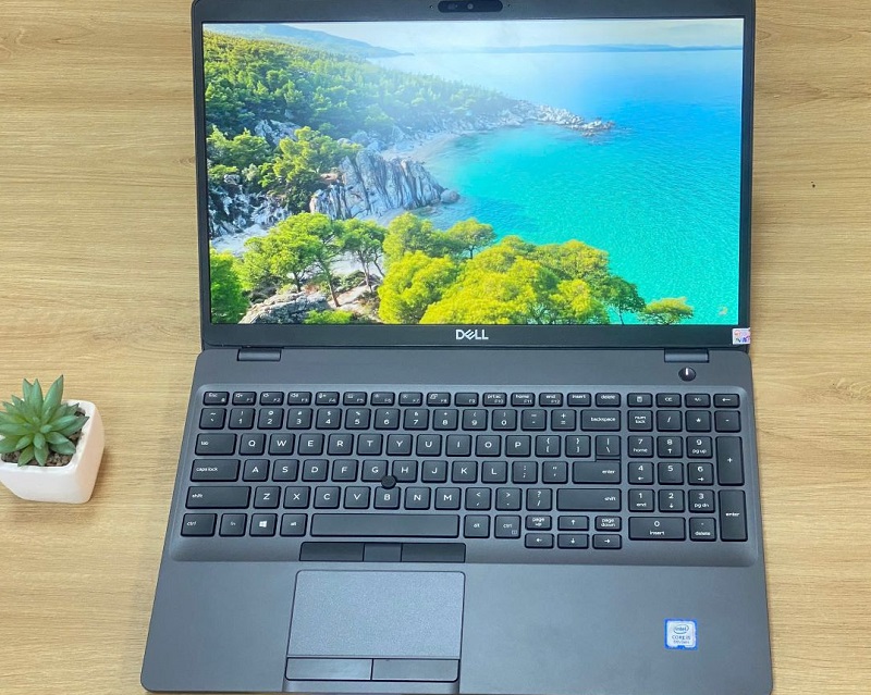 Laptop Dell phù hợp với học sinh, sinh viên