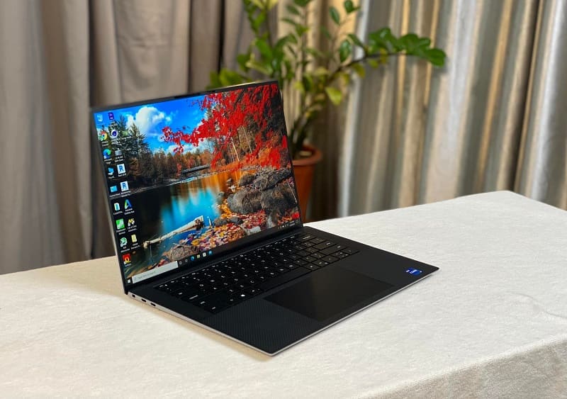 Thiết kế mỏng nhẹ với các chi tiết thanh lịch