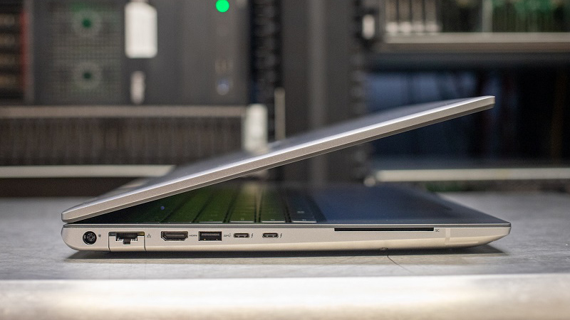 Hỗ trợ đa dạng cổng kết nối Laptop hỗ trợ đầy đủ cổng kết nối