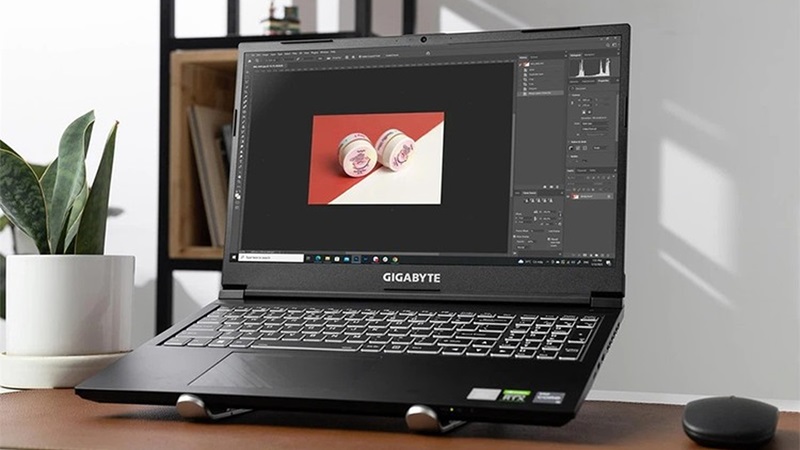 Màn hình 16 inch FHD+, đèn RGB, hiệu suất đa nhiệm mượt mà