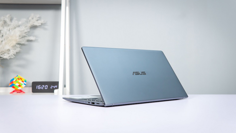 Nên chọn laptop cho sinh viên sư phạm có màn hình từ 14 inch Chọn laptop cho sinh viên sư phạm có màn hình phù hợp