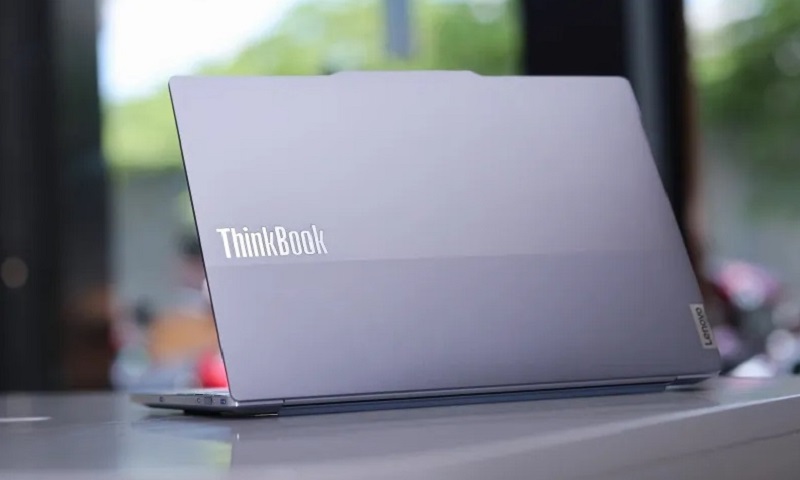 ThinkBook 13 bền bỉ, thiết kế đẹp, phù hợp cho doanh nghiệp ThinkBook 13 gọn nhẹ, bền bỉ, lý tưởng cho doanh nghiệp