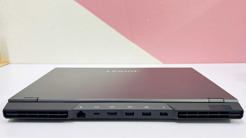 Lenovo Gaming Legion 5 Pro được thiết kế cấu hình mạnh Lenovo Gaming Legion 5 Pro có thiết kế mạnh mẽ, sang trọng