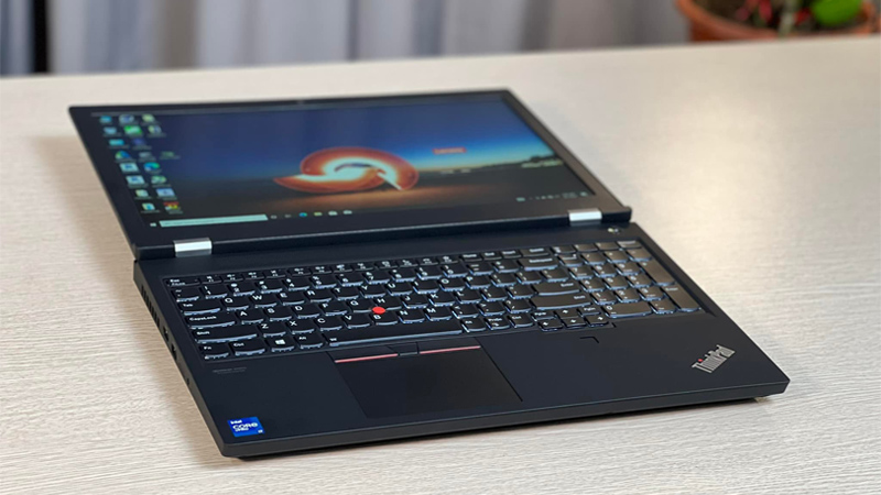 Thiết kế bền bỉ sang trọng với chất liệu nhôm và carbon