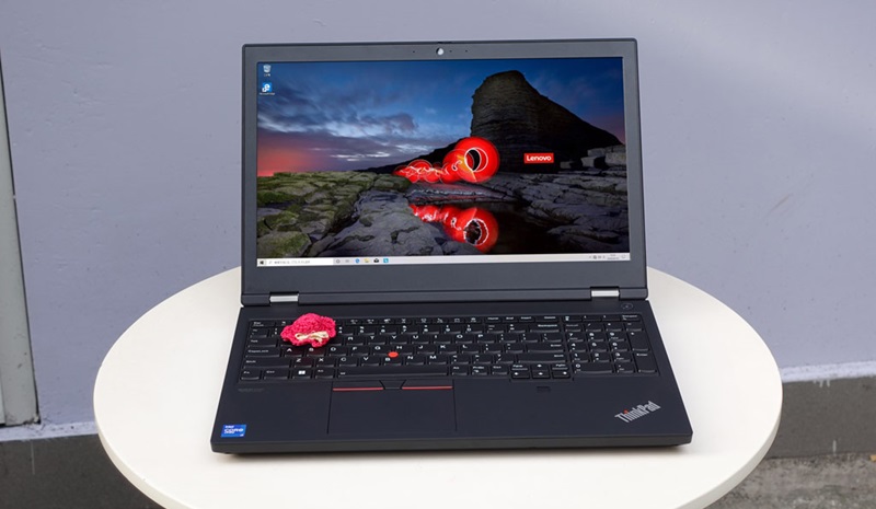 Lenovo ThinkPad P15 Gen 2 mạnh mẽ, phù hợp sinh viên CNTT