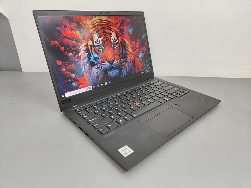 Lenovo ThinkPad X1 Carbon Gen 8 dành cho học sinh cấp 3