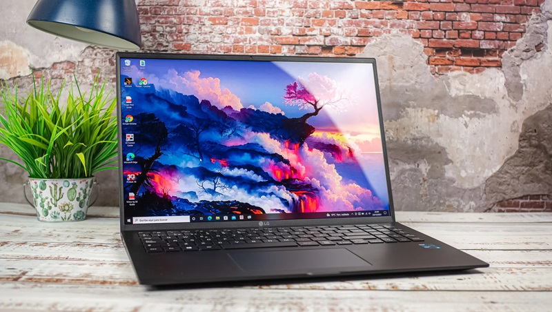 Cấu hình: Core i7, RAM 16GB, SSD 512GB, card Intel Iris Xe LG Gram 2021 16Z90P siêu nhẹ, màn hình 16 inch 2K sắc nét, sang trọng