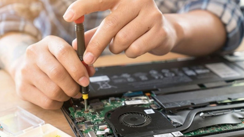 Khi có lỗi pin laptop available plugged in bạn nên tháo pin để kiểm tra Lỗi pin laptop available plugged in bạn nên tháo pin để kiểm tra