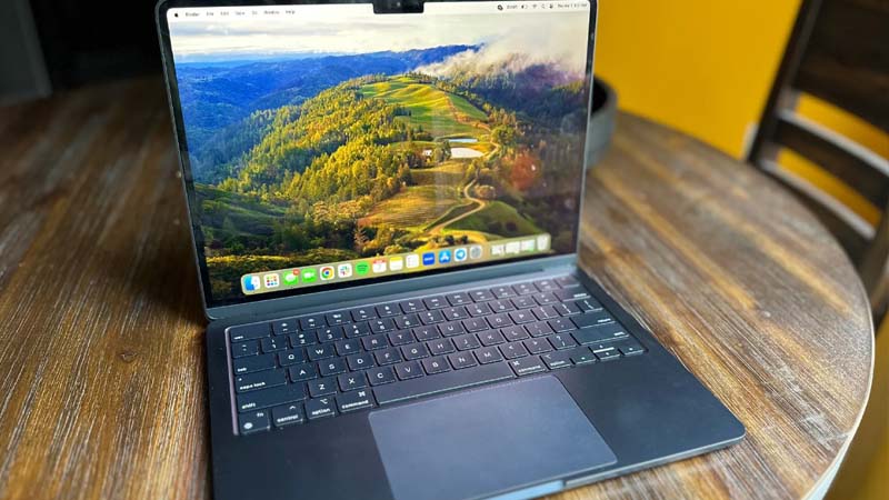 MacBook Air M3 13 inch được thiết kế cao cấp, mỏng nhẹ MacBook Air M3 13 inch có cấu hình mạnh