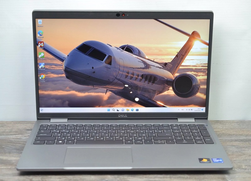 Khả năng hiển thị sắc nét giúp nâng cao trải nghiệm làm việc và giải trí Màn hình Dell Latitude 5520 có kích thước 15.6 inch Full HD, tái tạo màu sắc sống động