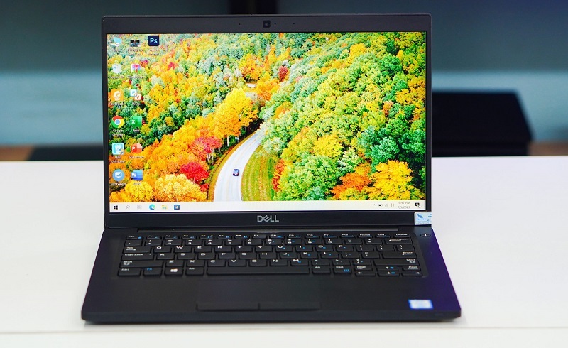 Màn hình FHD IPS, độ sáng 300 nits