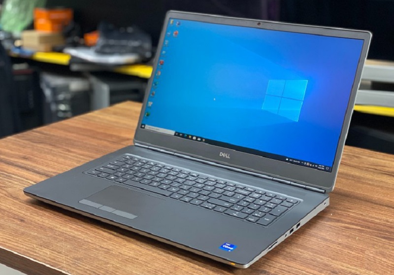 Độ sáng cao hỗ trợ làm việc tốt cả trong môi trường có ánh sáng mạnh Máy sở hữu màn hình 17,3 inch FHD mang lại màu sắc sống động, chân thực