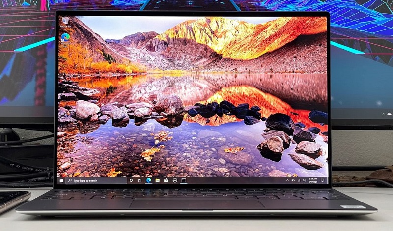 Máy có độ phân giải Full HD được trang bị tấm nền IPS chống loá