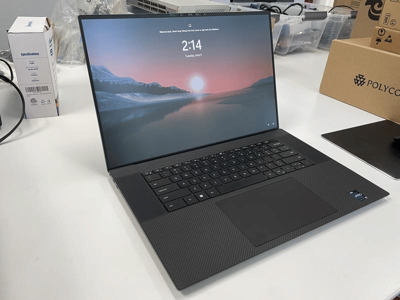 Tấm nền IPS giúp hiển thị rõ ràng, sắc nét ở mọi góc nhìn Màn hình 17 inch FHD+, tỷ lệ 16:10, mang đến hình ảnh sống động