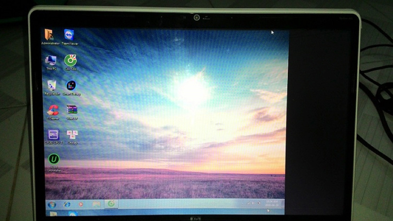 Màn hình bị đen nhưng vẫn thực hiện một số thao tác