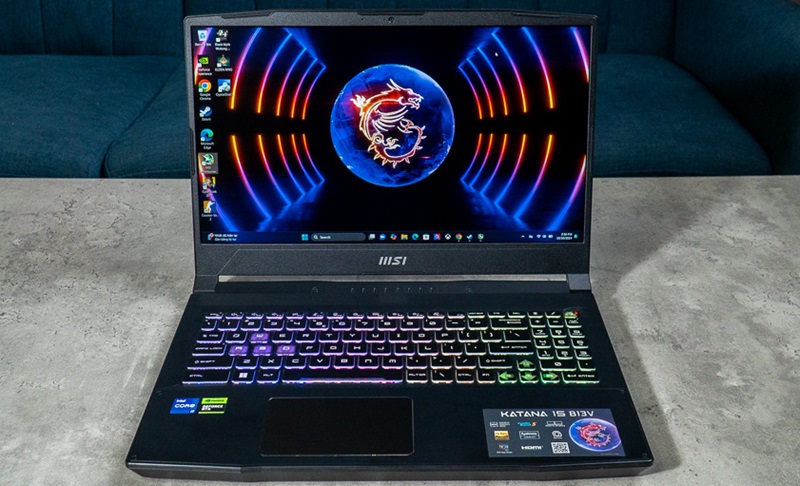 Thiết kế mạnh mẽ, 16GB RAM, 1TB SSD, hiệu suất ổn định lâu dài Thiết kế mạnh mẽ, 16GB RAM, 1TB SSD, hiệu suất ổn định lâu dài