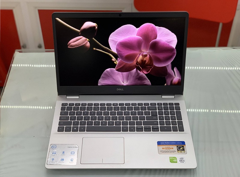Đến Worklap, bạn sẽ nhận được tư vấn nhiệt tình cùng nhiều ưu đãi hấp dẫn Worklap tại TP.HCM là địa chỉ uy tín để mua laptop Dell Inspiron 5593 giá rẻ