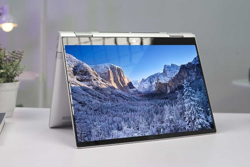 Thị trường máy xách tay có rất nhiều mẫu mã