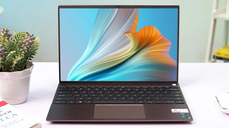 Mua laptop ở cửa hàng có bảo hành