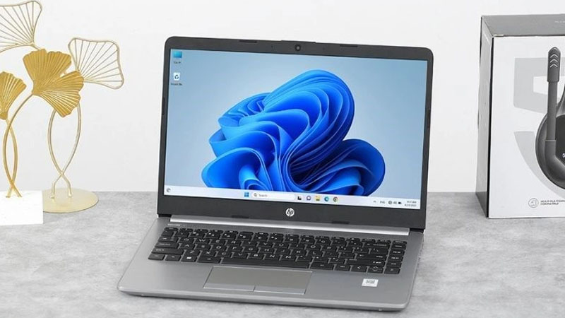 Laptop 14 inch có thiết kế gọn nhẹ