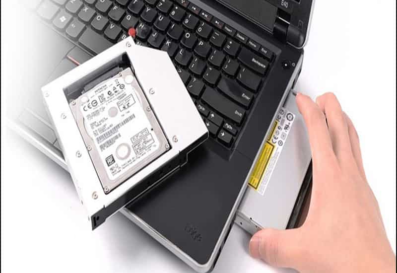 Khác biệt tốc độ, kích thước và nguồn điện khiến việc lắp khó khăn Ổ cứng laptop gắn được máy bàn nhưng cần khay và cáp chuyển đổi