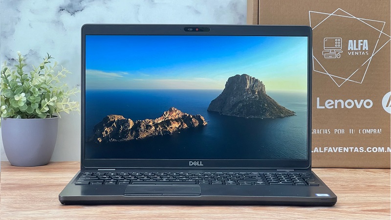 Latitude 5500 mang đến sự sang trọng và gọn nhẹ, lý tưởng cho người dùng năng động Có thiết kế hiện đại, tinh tế với vỏ nhôm bền bỉ, chống va đập