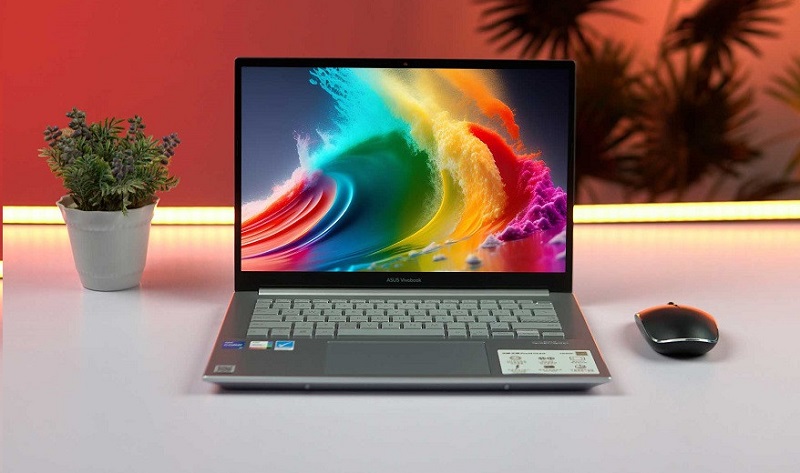 Vivobook có thiết kế mỏng nhẹ, hiện đại và cực kỳ tinh tế với màu đen và bạc