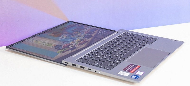 ThinkBook nhẹ, bền bỉ với lớp vỏ nhôm, mang phong cách chuyên nghiệp Sở hữu thiết kế nhôm nguyên khối, bền bỉ và sang trọng
