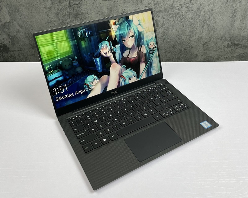 Tản nhiệt kép thông minh giúp máy chạy mát và bền bỉ Máy mỏng nhẹ, khung nhôm cao cấp, thiết kế thời trang