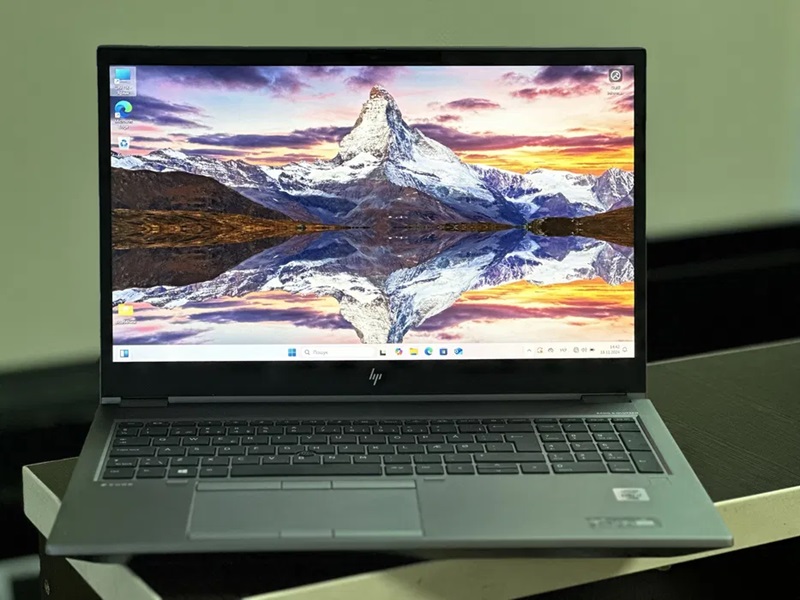 Máy bền bỉ, chắc chắn với vỏ nhôm magie, dễ nhận diện với logo "Z"