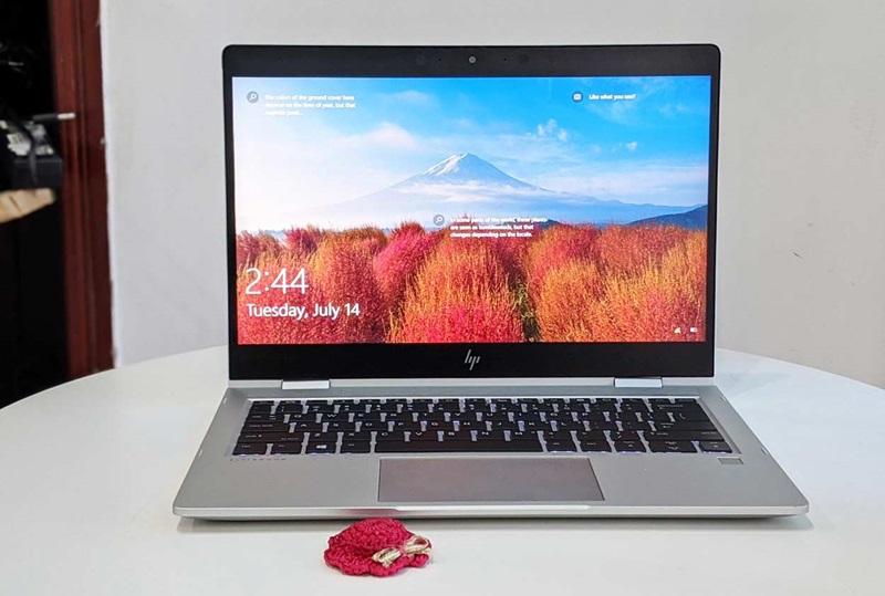 Máy có thiết kế kim loại bền bỉ, trọng lượng chỉ 1.3kg