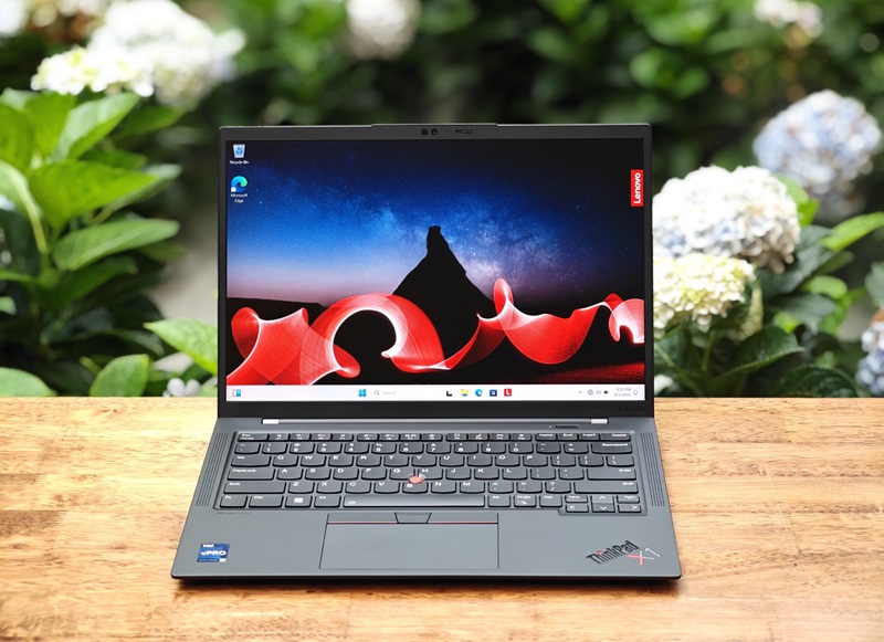 Cấu hình mạnh mẽ: Core i7, RAM 32GB, SSD 512GB, màn hình WUXGA Lenovo ThinkPad X1 Carbon Gen 11 mỏng nhẹ, bền bỉ, hiệu năng vượt trội