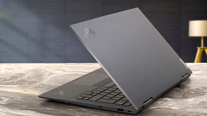 ThinkPad X1 Yoga Gen 8 được thiết kế sang trọng, cao cấp ThinkPad X1 Yoga Gen 8 có thiết kế sang trọng
