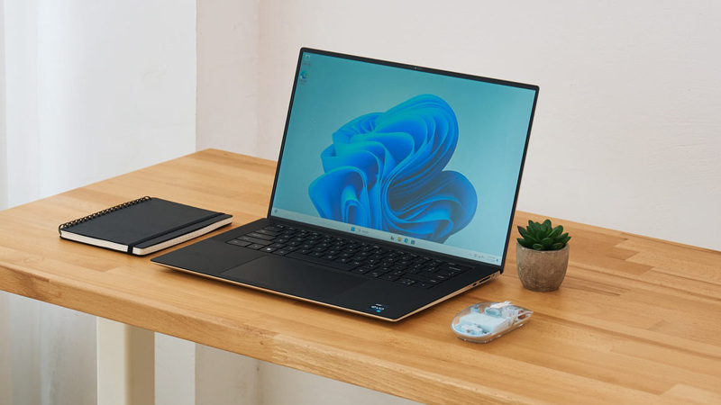 Máy có thể hoạt động liên tục khoảng 6 tiếng Thời lượng pin ổn định