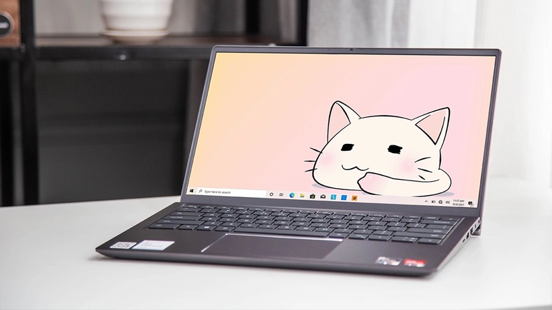 Laptop cần pin lâu, dùng 6-8 giờ để học sinh không phải sạc liên tục