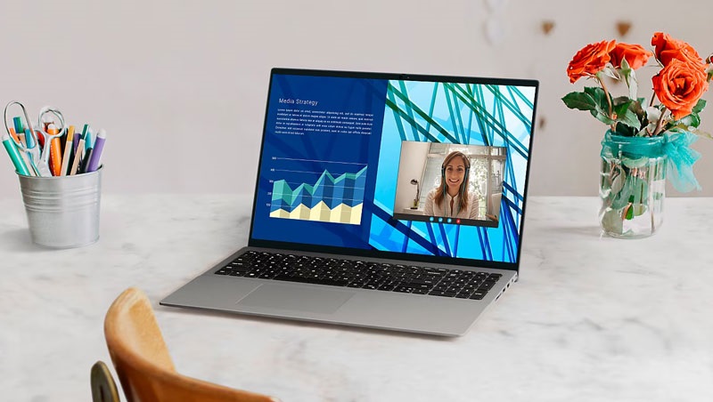 Pin dài trên 8 giờ và cổng kết nối đa dạng giúp làm việc hiệu quả Màn hình Full HD, IPS mang lại độ chính xác màu sắc tốt