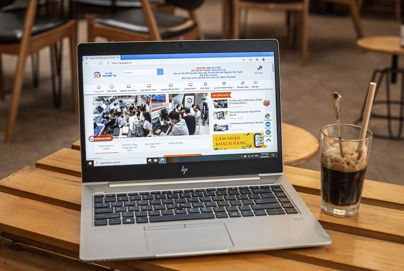 Với thiết kế sang trọng và khả năng di động cao, EliteBook 840 G6 mang lại trải nghiệm tuyệt vời cho người dùng Lựa chọn lý tưởng cho người dùng văn phòng với thiết kế mỏng nhẹ và lịch lãm