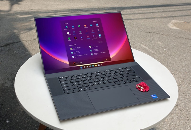 Màn hình lớn, độ phân giải cao, tái tạo màu 100% sRGB Máy có thiết kế mỏng nhẹ, thiết kế thời thượng, dễ dàng mang theo